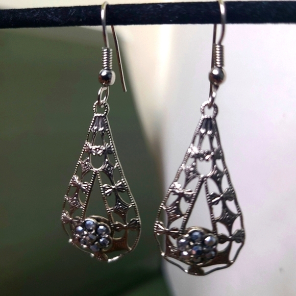 Vintage Silver Tone Drop Earrings - Picture 10 of 16